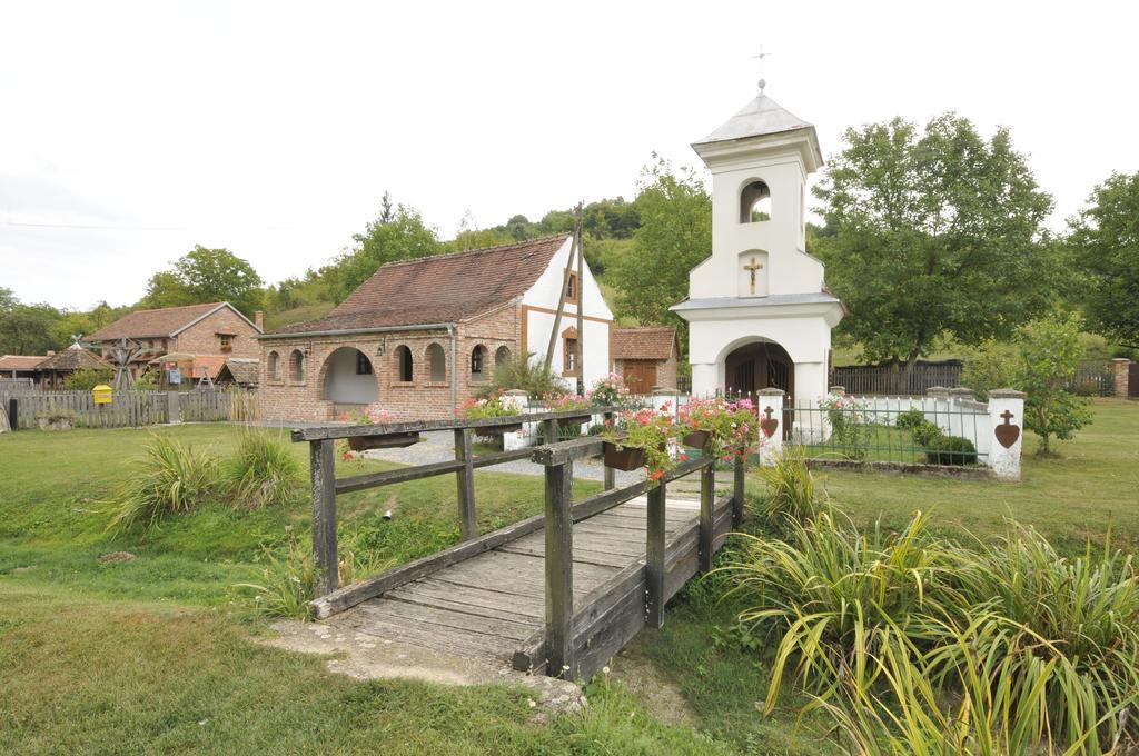 Pensjonat Country House Tunjina Kuca Stara Kapela Pavlovci Zewnętrze zdjęcie