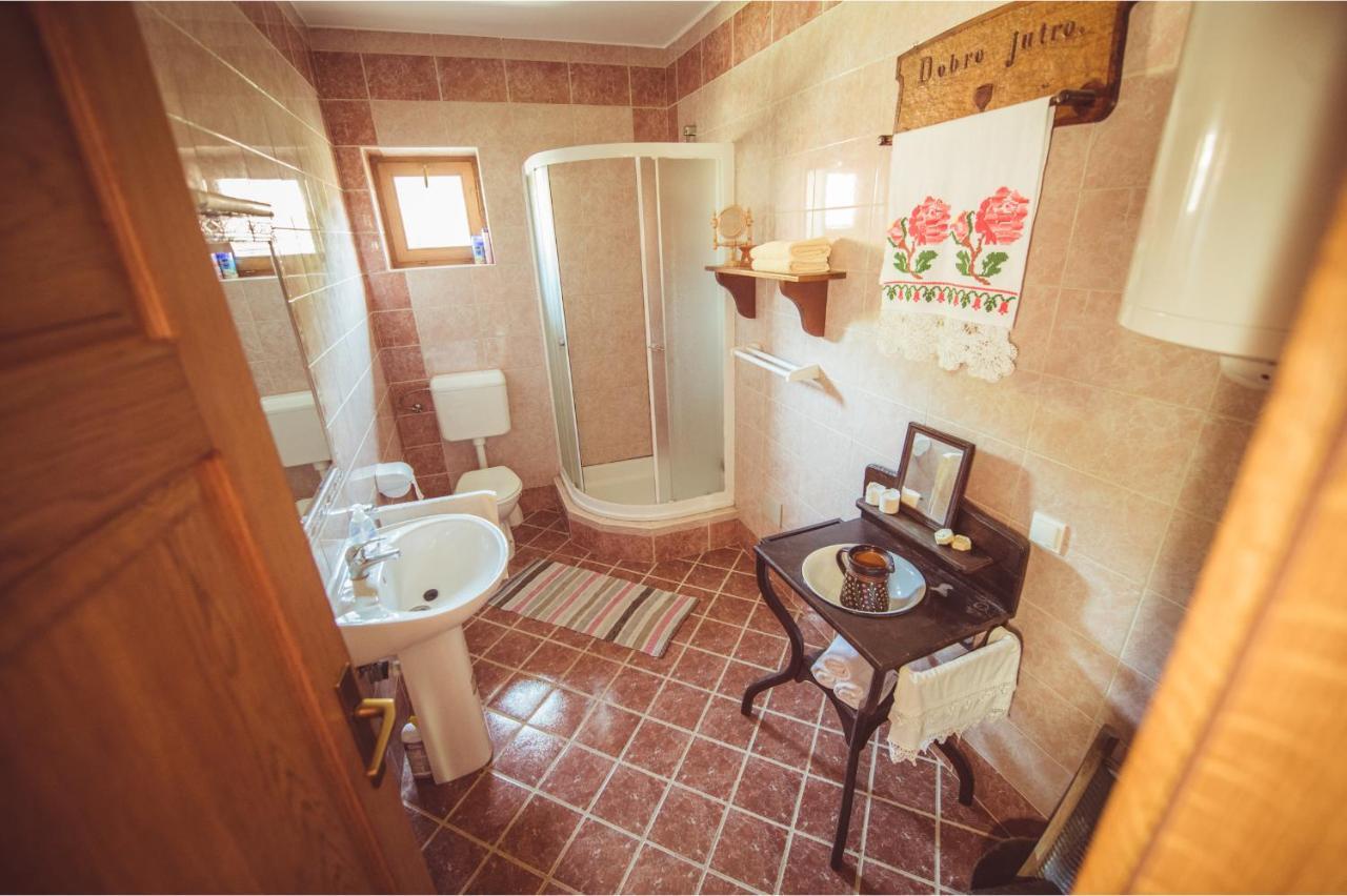 Pensjonat Country House Tunjina Kuca Stara Kapela Pavlovci Zewnętrze zdjęcie
